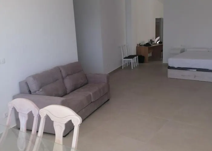 Center R3 Apartment *